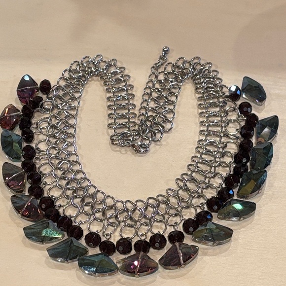 Jewelry - Elegant Silver and Multicolor Glass Beaded Statement Necklace. Size 18” to 22” l